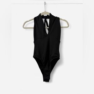 Princess Polly Black Bodysuit with knot detail 
Size- 2